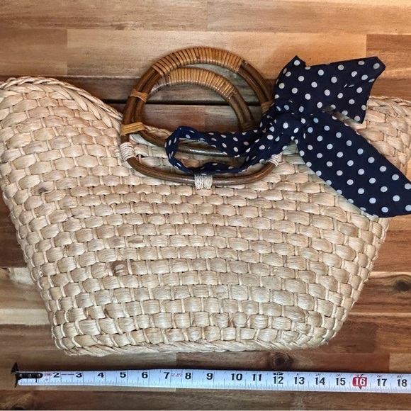 Woven Natural Straw Fiber Two Handle Navy White Polkadot Lining Bucket Tote Bag - Picture 5 of 6